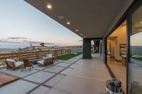 Moonlight in the Desert  House in Yucca Valley