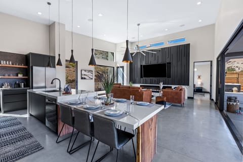 Moonlight in the Desert  House in Yucca Valley