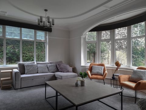 Garden Blossoms  Apartment in Leicester