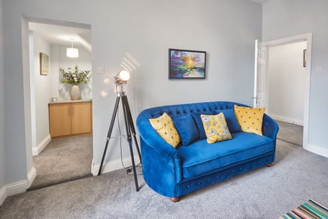 Velvet Blue Apartment in Saltburn