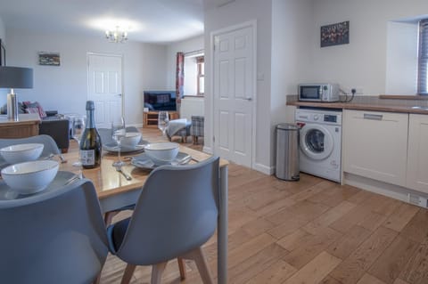 Daisies & Barley Apartment in Amroth