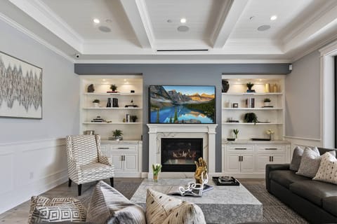 Love Marilyn Apartment in Westwood