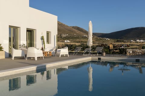 Soothing Sage Apartment in Paros, Greece