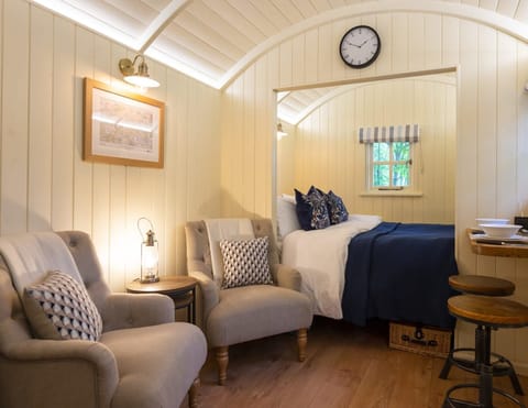 Hazel Hut Apartment in Wycombe District