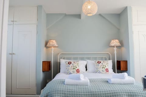 Blue Wildflower House in Dartmouth