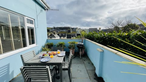 Blue Wildflower House in Dartmouth