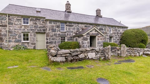Mountain Mystique Apartment in Wales