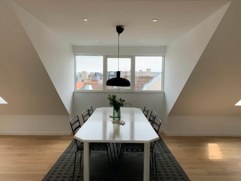 Look Up to the Skies Apartment in Aalborg