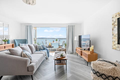 Marshmallow Marina Apartment in Torquay