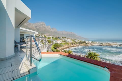 Beauty & the Bay Apartment in Camps Bay