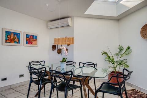 Beauty & the Bay Apartment in Camps Bay