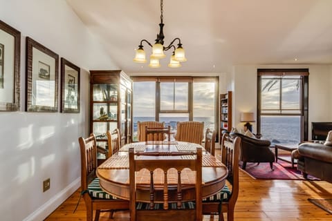 Sunseekers Haven Apartment in Camps Bay