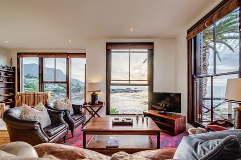 Sunseekers Haven Apartment in Camps Bay