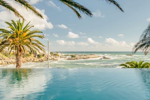 Infinite Number of Bays Apartment in Camps Bay