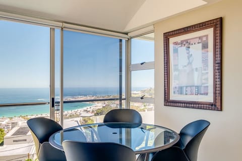 Camping over the Bay Apartment in Camps Bay