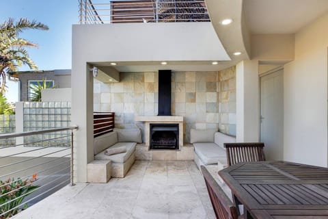 Blues on the Bay Apartment in Sea Point