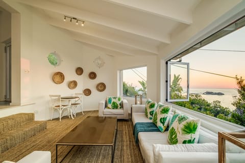 The Oyster Catcher Apartment in Camps Bay