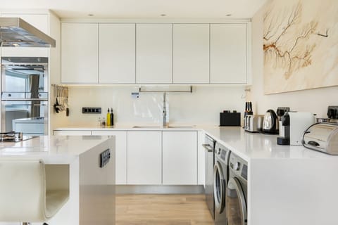 Seaside Twilight Apartment in Camps Bay