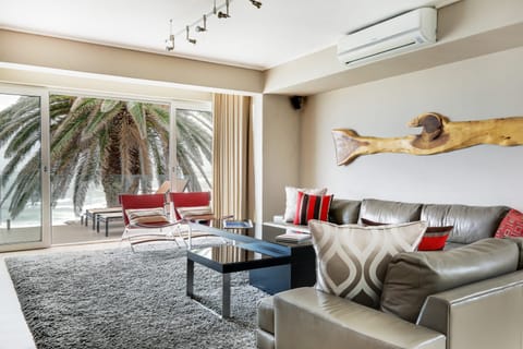 Seaside Twilight Apartment in Camps Bay