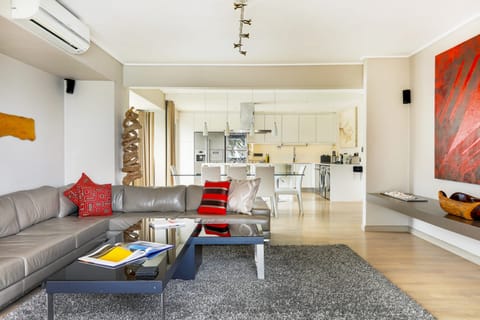 Seaside Twilight Apartment in Camps Bay