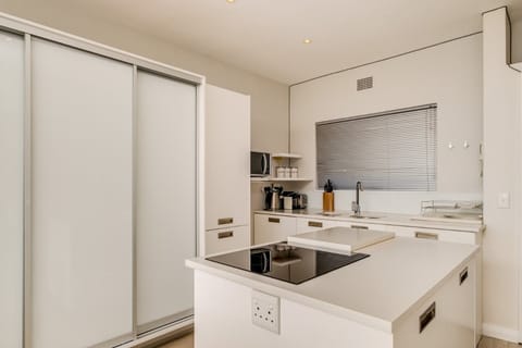 Pursuing Happiness  Apartment in Camps Bay