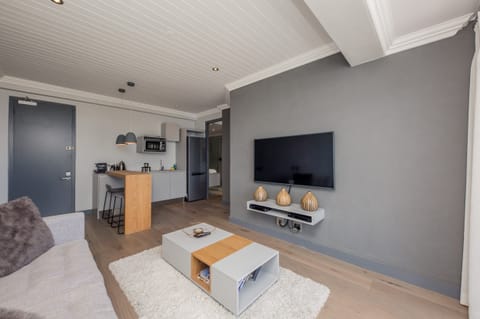 Breeze On Camps Bay Apartment in Camps Bay