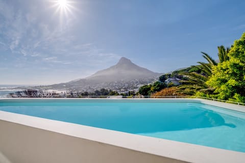 The Mountain in the Sea Apartment in Camps Bay