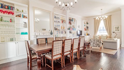 Victorian Vista Apartment in Sea Point