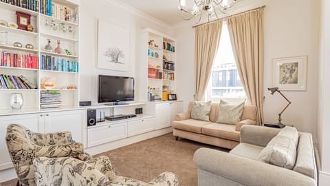 Victorian Vista Apartment in Sea Point