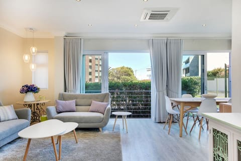 The Dandelion Clock Apartment in Camps Bay