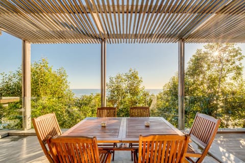 Tropical Arcadia Apartment in Camps Bay