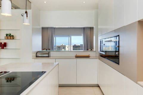 Whispering Atlantic Apartment in Camps Bay