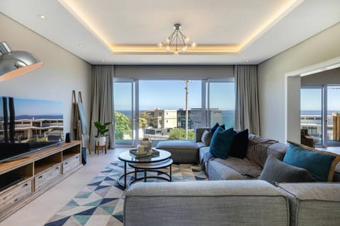 Whispering Atlantic Apartment in Camps Bay