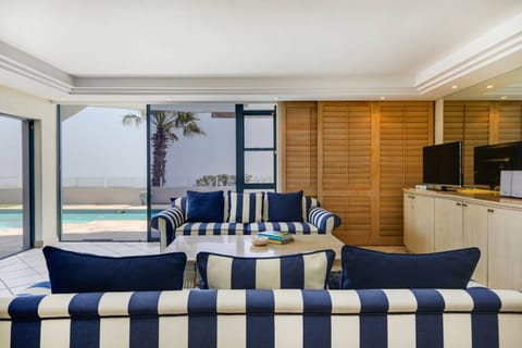 Nautical Stripes Apartment in Camps Bay