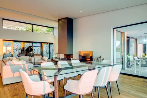 Ethereal Dream Apartment in Camps Bay