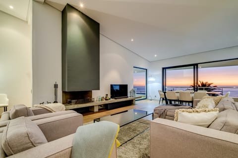 Ethereal Dream Apartment in Camps Bay