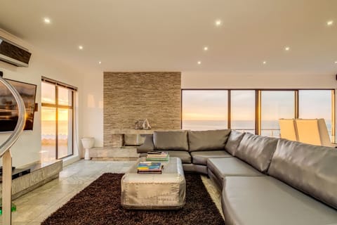 Sunset Sands Apartment in Cape Town