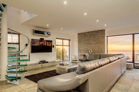 Sunset Sands Apartment in Cape Town