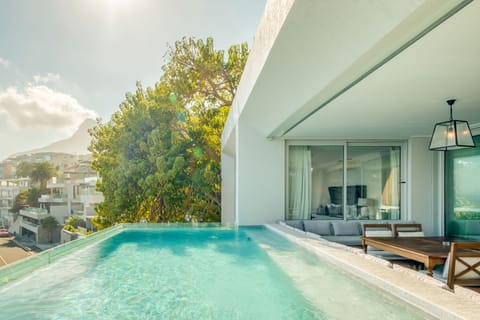 Shades of Sea Apartment in Camps Bay