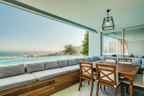 Shades of Sea Apartment in Camps Bay