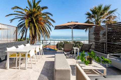 Beauty & The Beach Apartment in Camps Bay