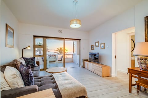 Sunset Waltz Apartment in Sea Point