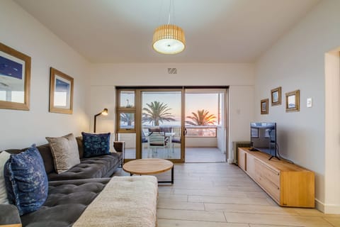 Sunset Waltz Apartment in Sea Point