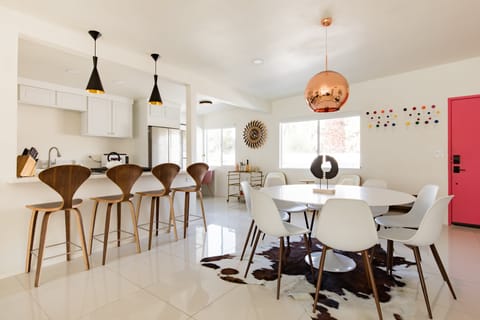 Barbie on Vacation  Apartment in Palm Springs