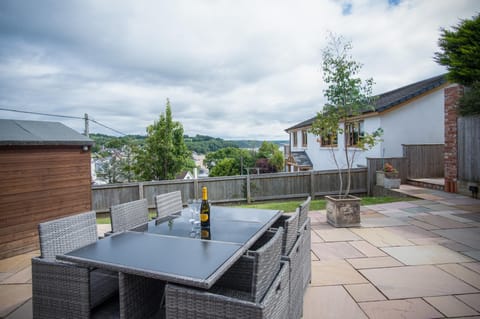 Stone Vintage Apartment in Saundersfoot