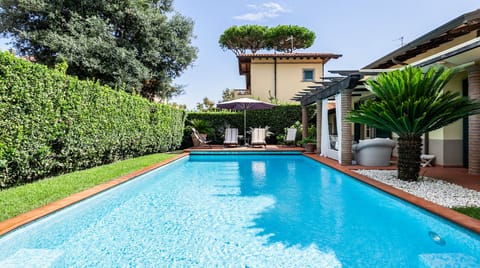 Hazy Days of Summer Villa in Pietrasanta