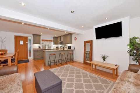 Dawn of a New Grey Apartment in Henley-on-Thames