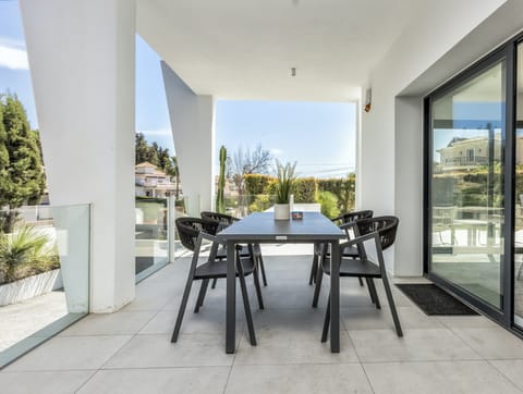 Alboran Beacon Apartment in Sitio de Calahonda