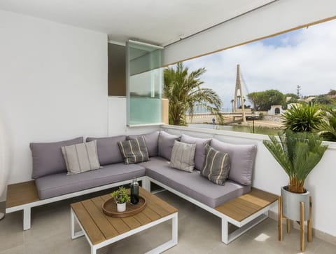 Riverside Delight Apartment in Fuengirola