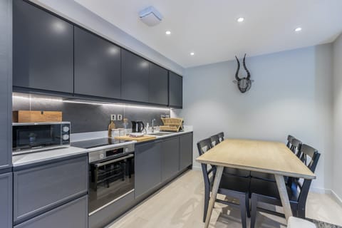 Riverside Retreat Apartment in England